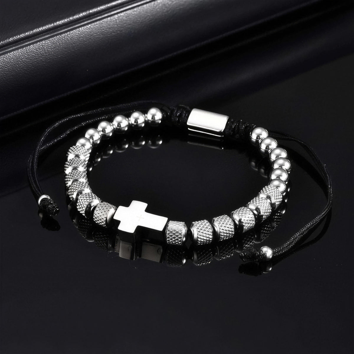 The Vessel Pineapple Bead Bracelet